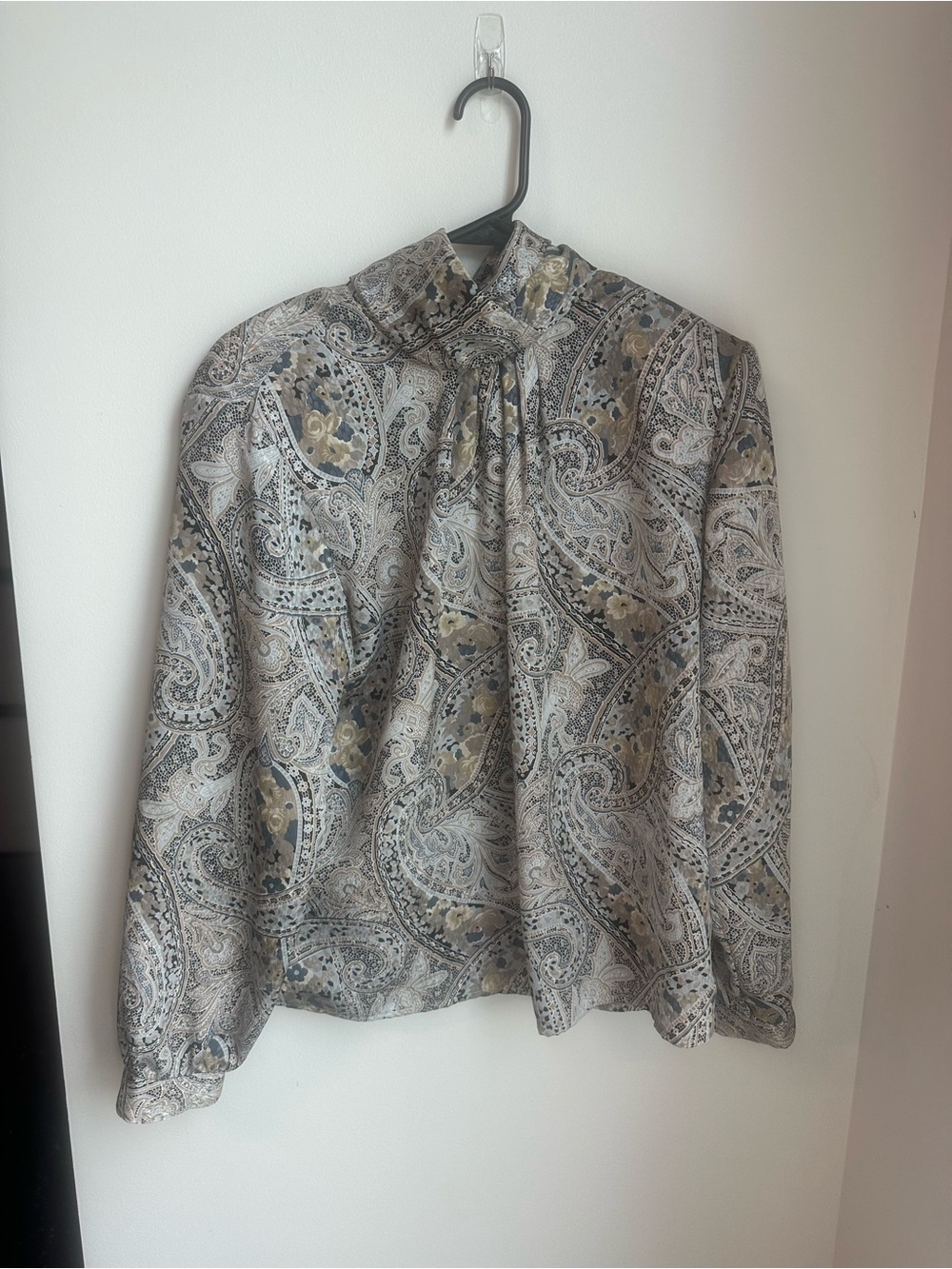 Western Chic Workwear Notations Paisley Button-Down Shirt - Gray & Beige